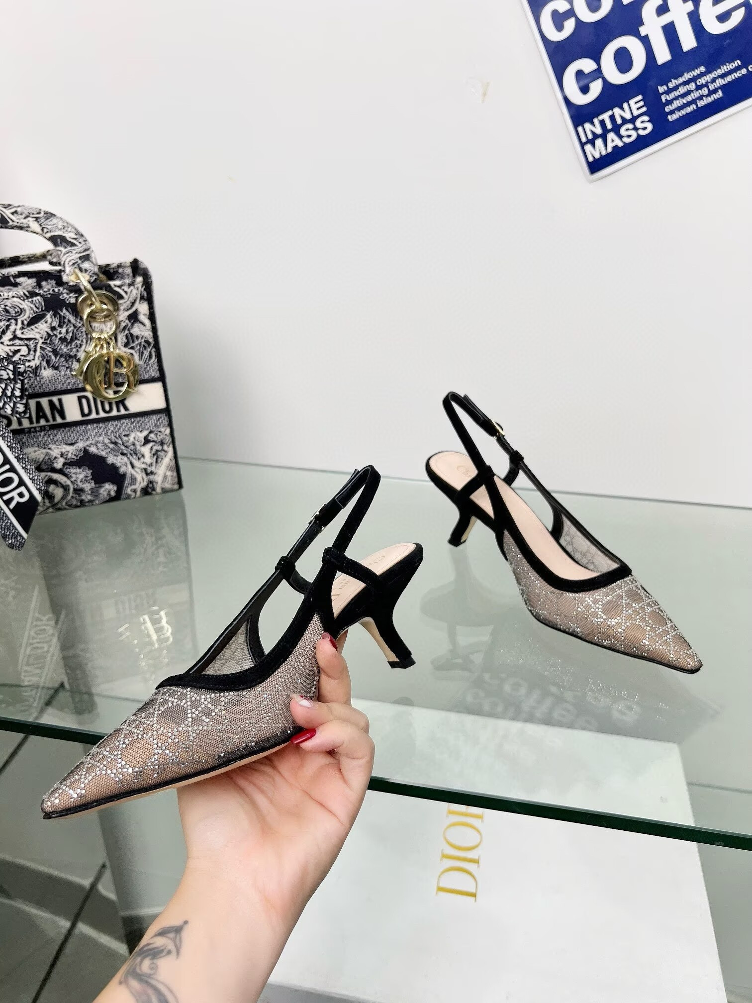 UA D10r Capture Slingback Pump