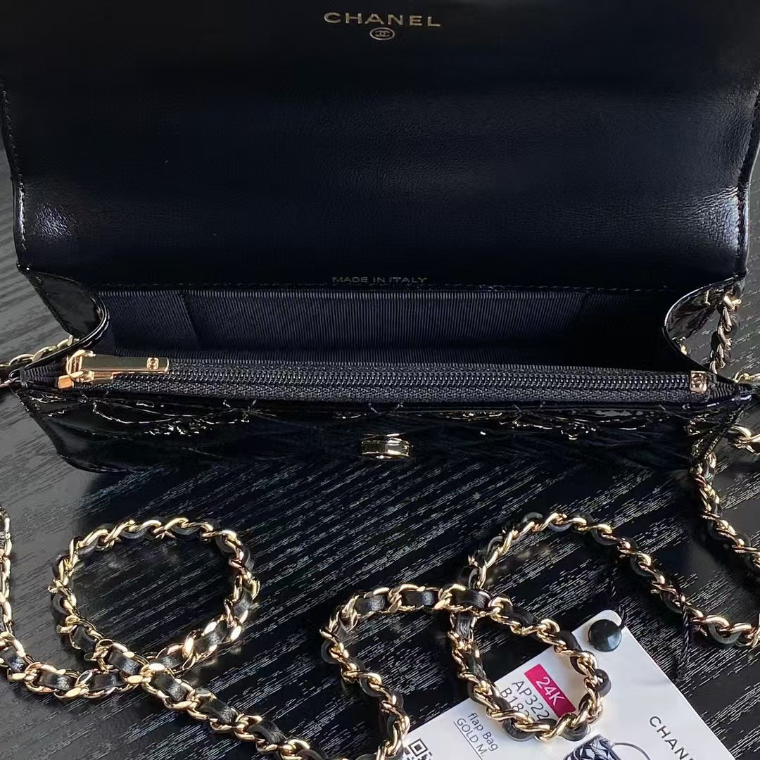 Ch**el Mini Classic Handbag With Top Handle 20x12x6cm