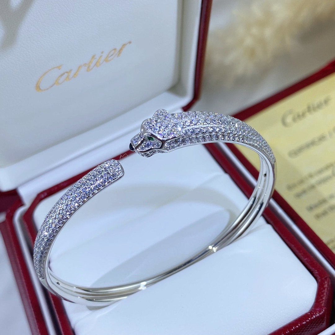 Ca*t1er Hand-set D1am0nd thin half D1am0nd leopard Bracelet