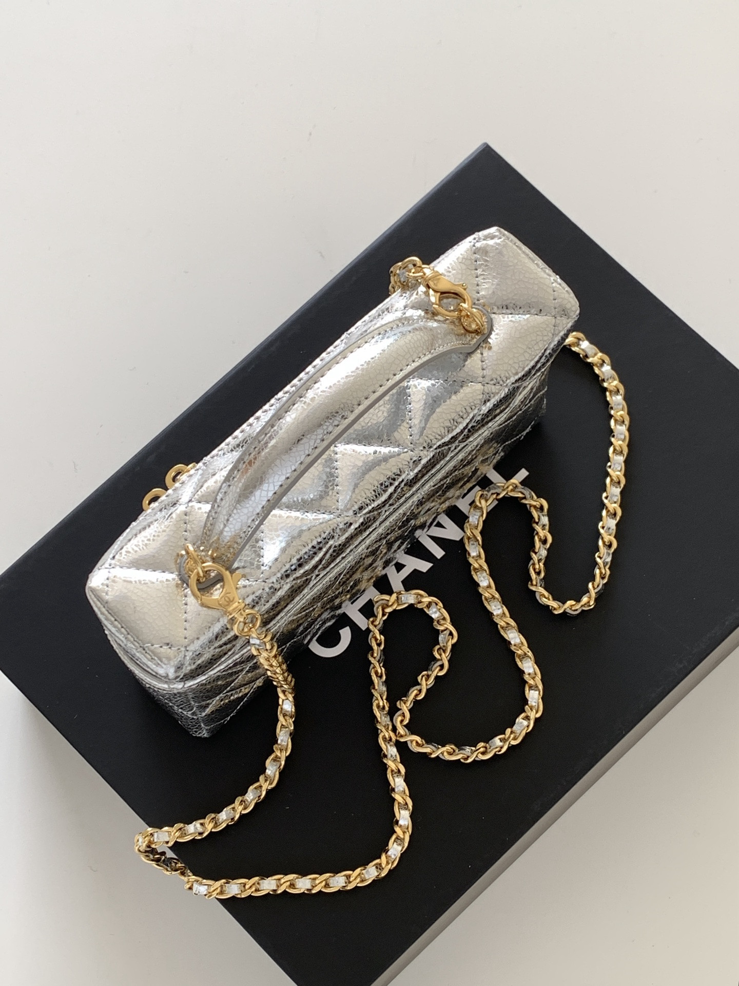 Ch**el Vanity with Chain 17x19x5cm