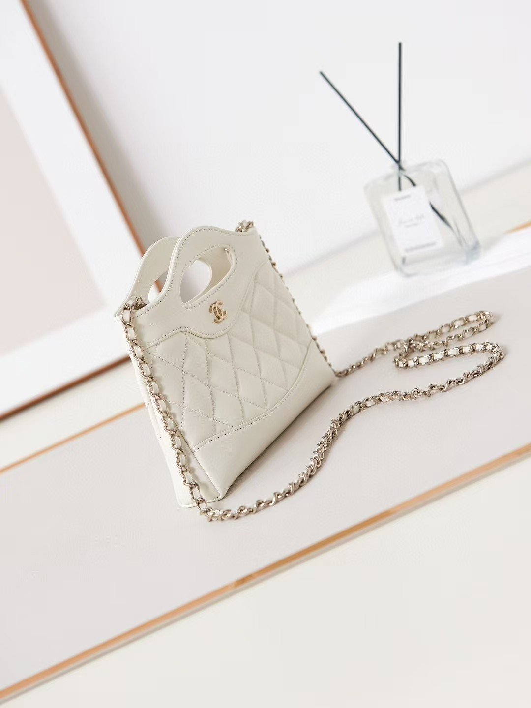 Ch**el 31 Nano Chain Bag Lambskin AS3656 17.5x20.5x4cm