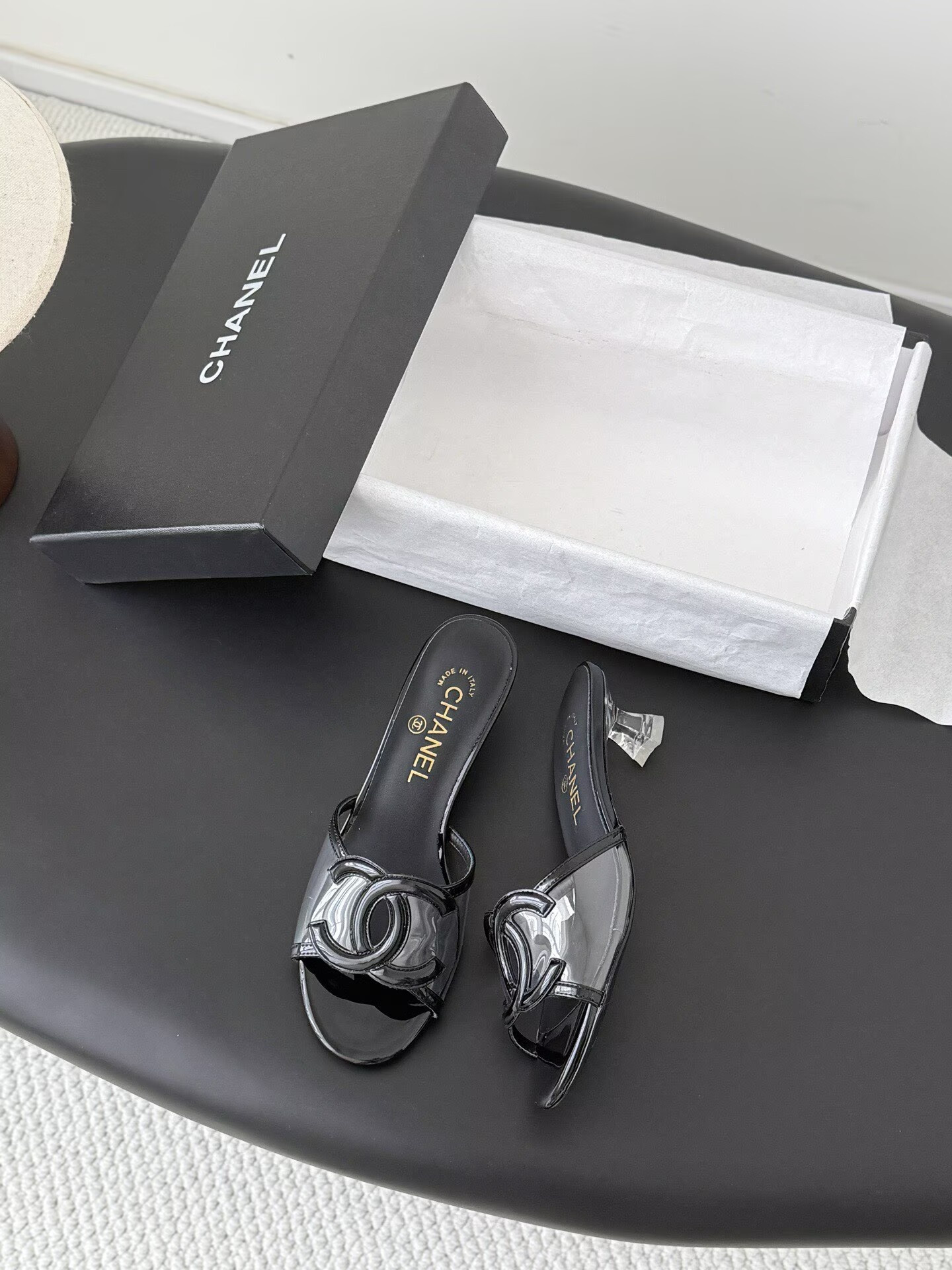 ua Ch**el sandals 4.5cm heel