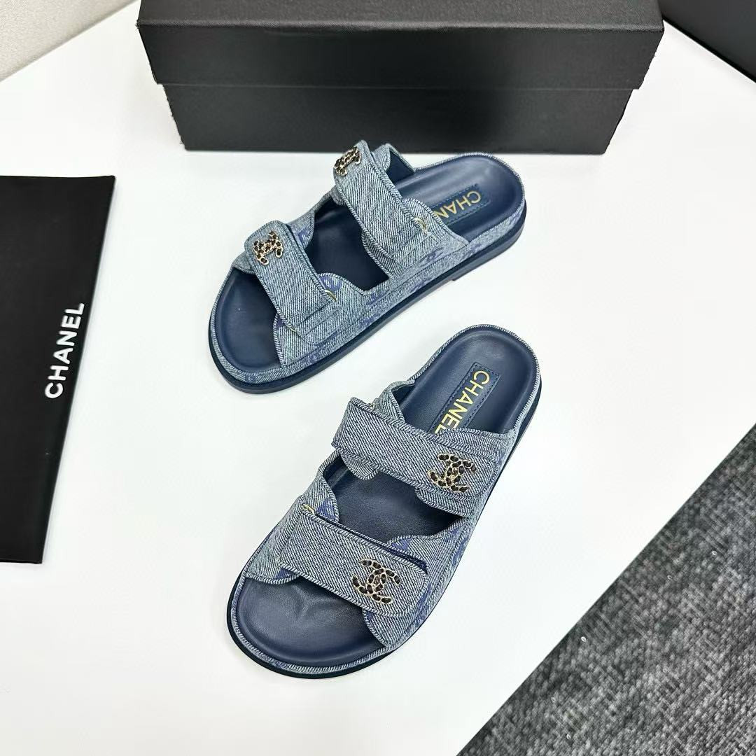 UA Ch**el Slides