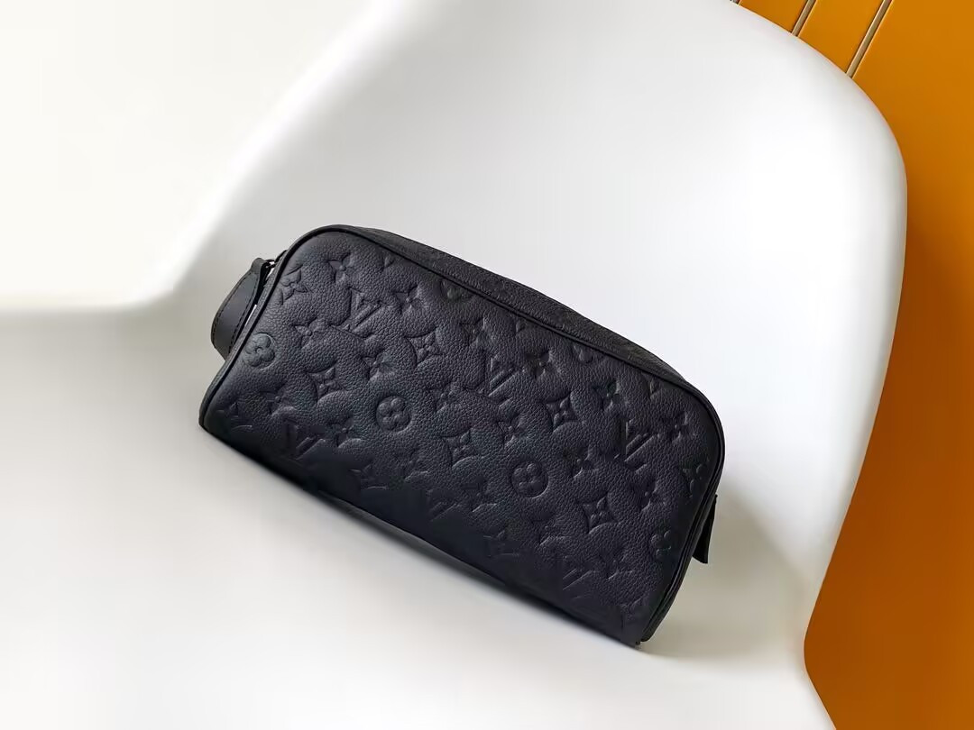 LV DOPP KIT Toilet Bag M59478 15x16.5x28cm