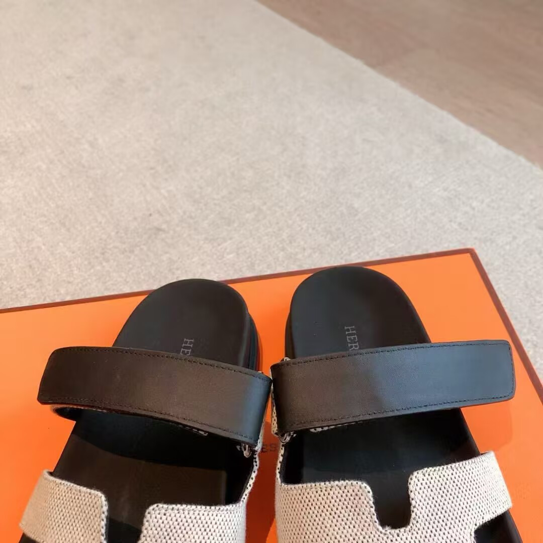 UA H**me5 Chypre Sandal