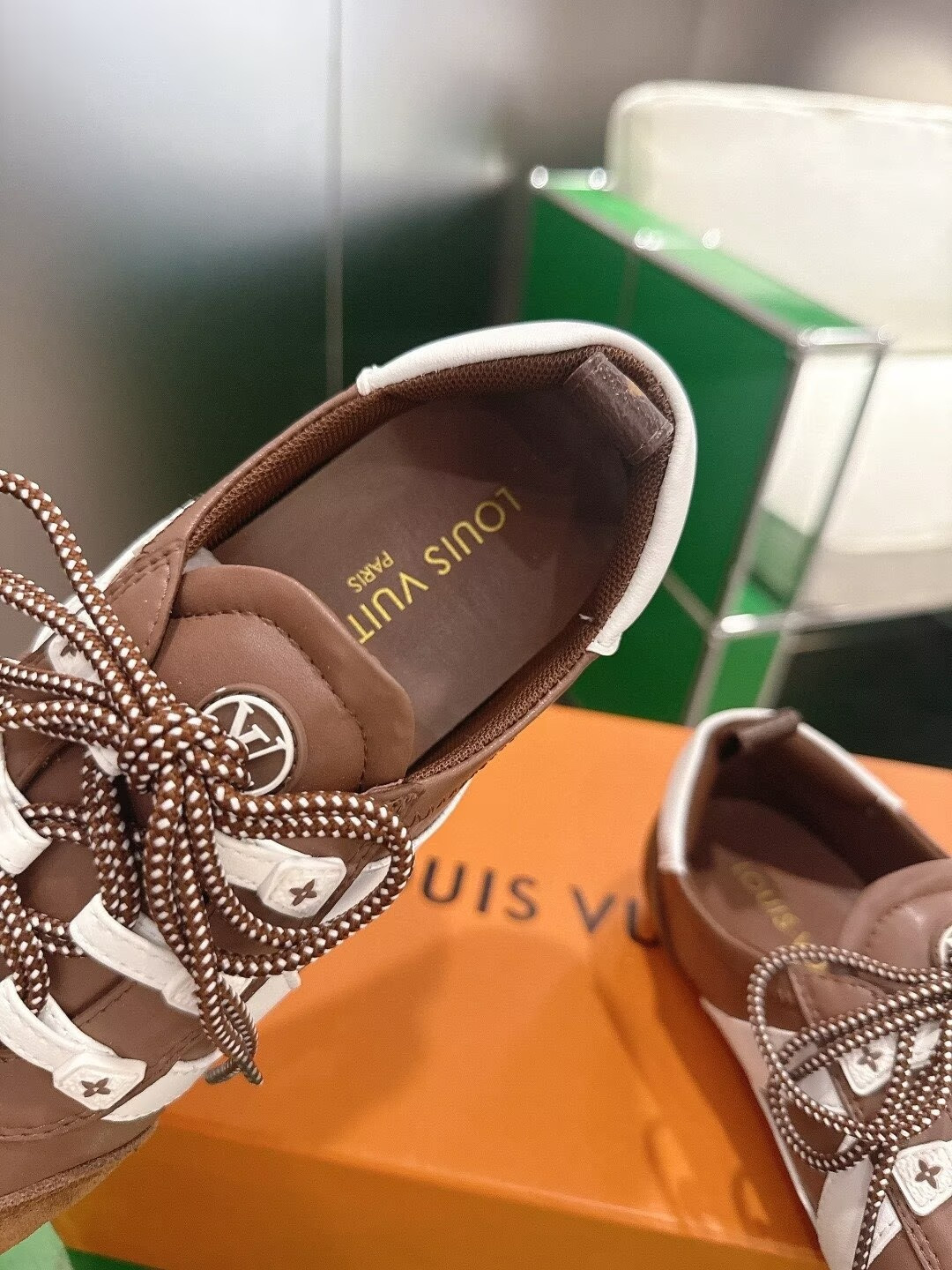 UA LV Sneaker