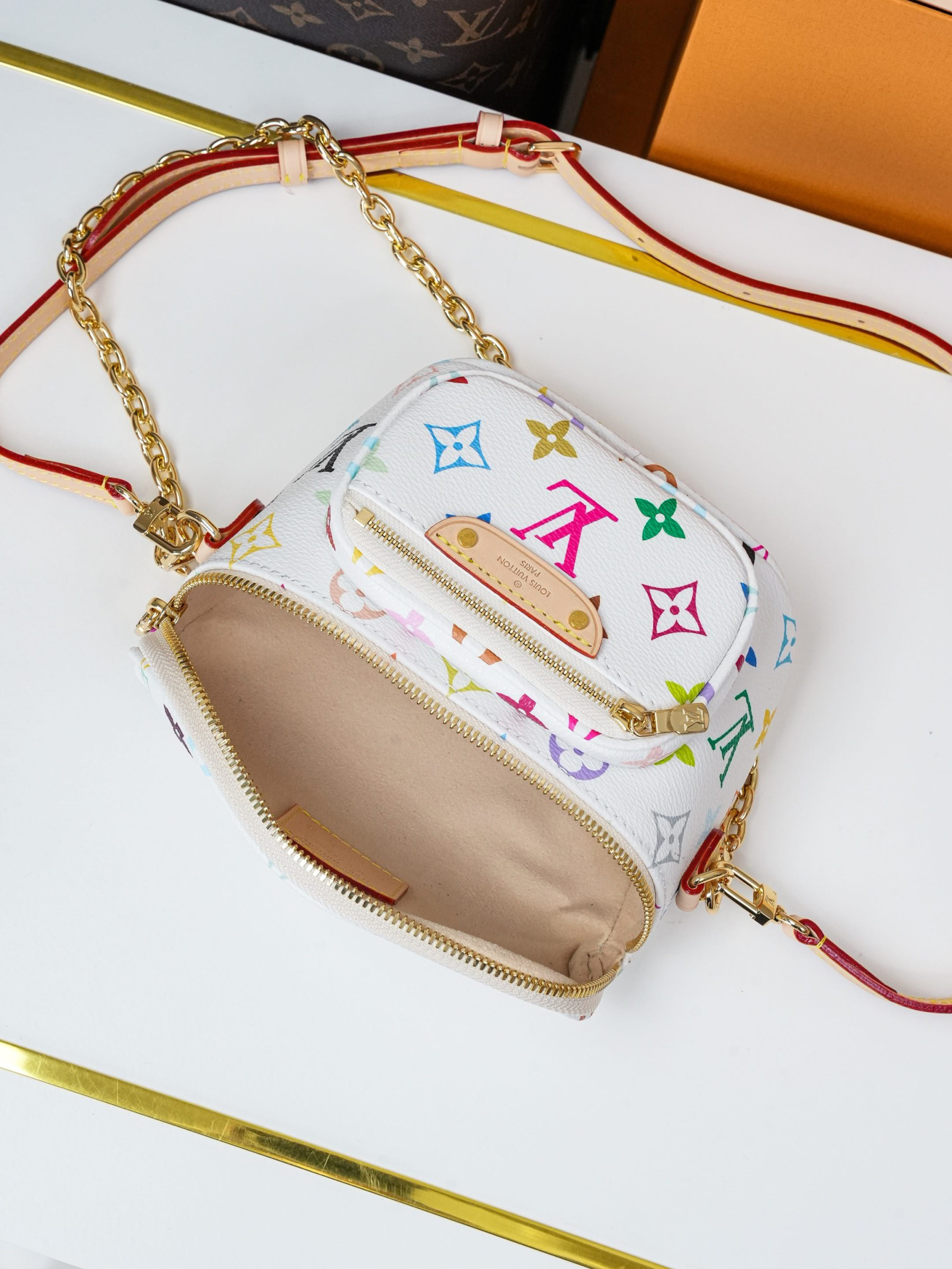 LV x TM Mini Bumbag M00130 17x12x9.5cm