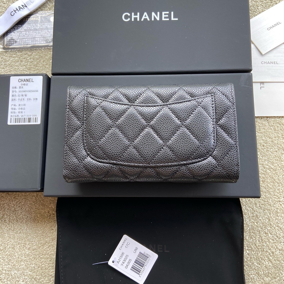 Ch**el FLAP WALLET GRAINED LEATHER BLACK 19.5 x10 cm