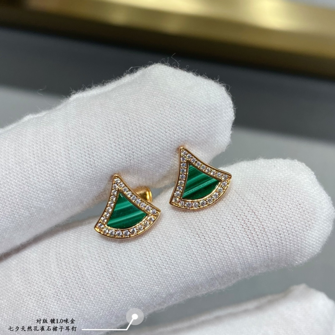 Bv1g*ai Skirt Earrings