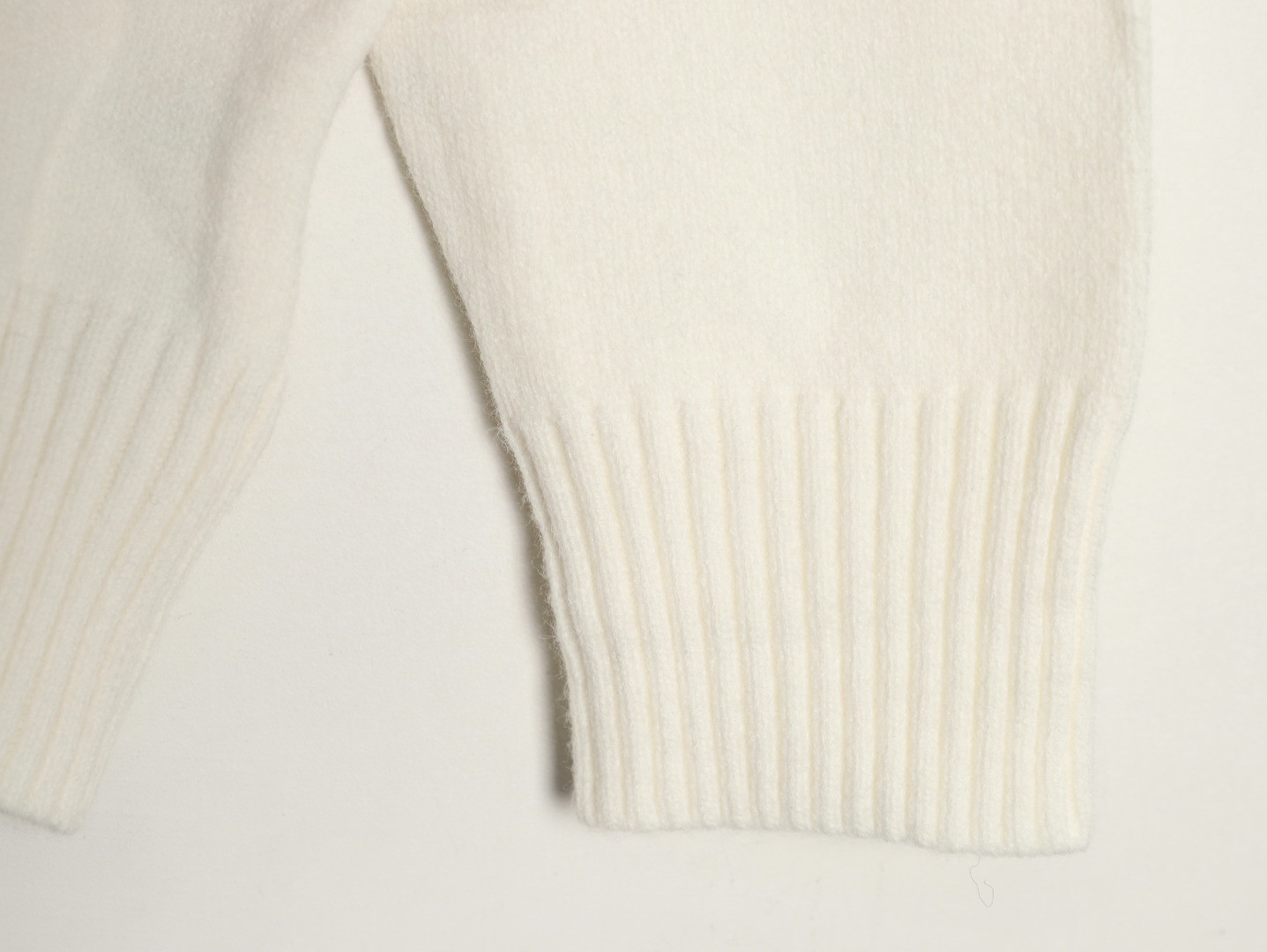 Ami Paris Sweaters