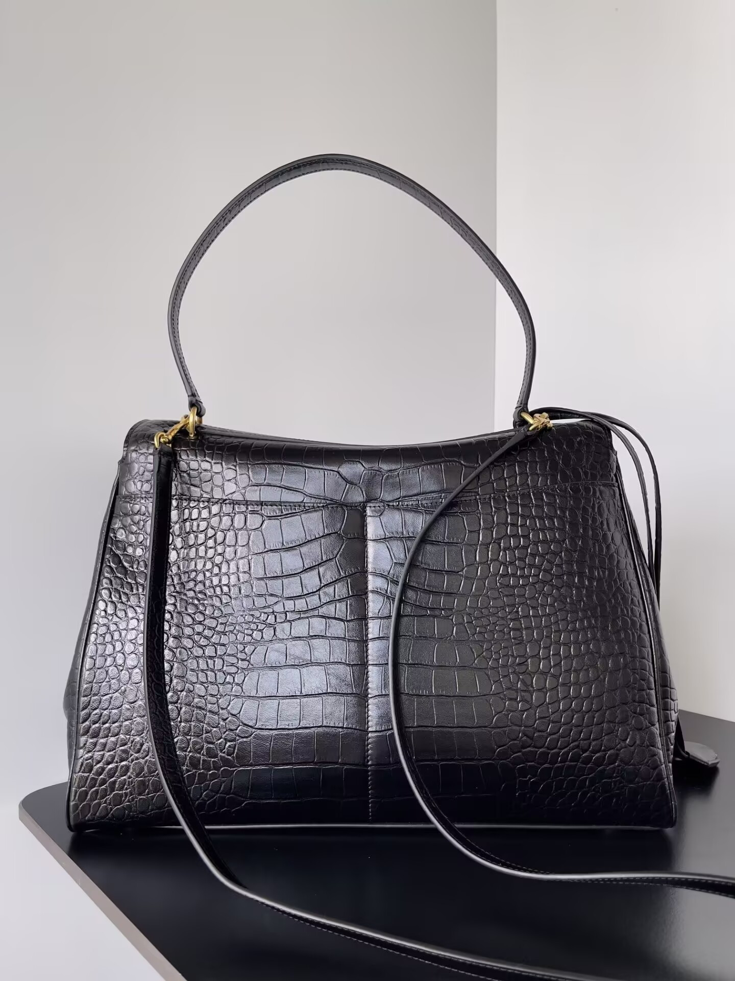 Ba1en*iaga Rodeo Large Croc-Embossed Top-Handle Bag 39.8x29.9x12.9cm