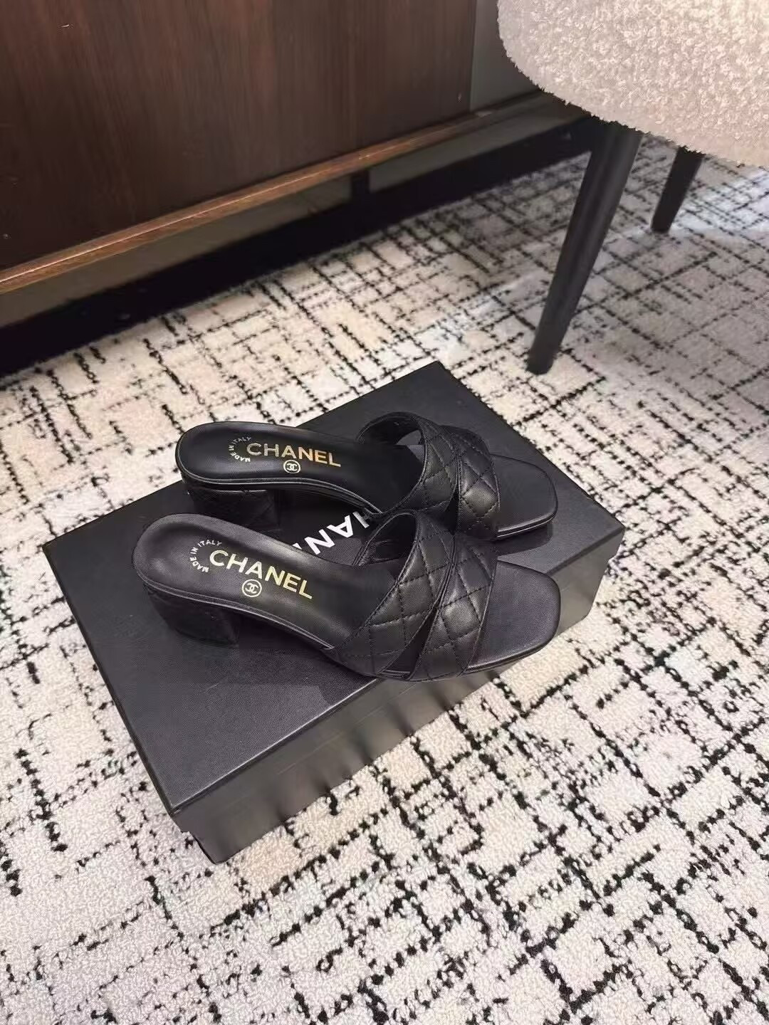 UA Ch**el mules
