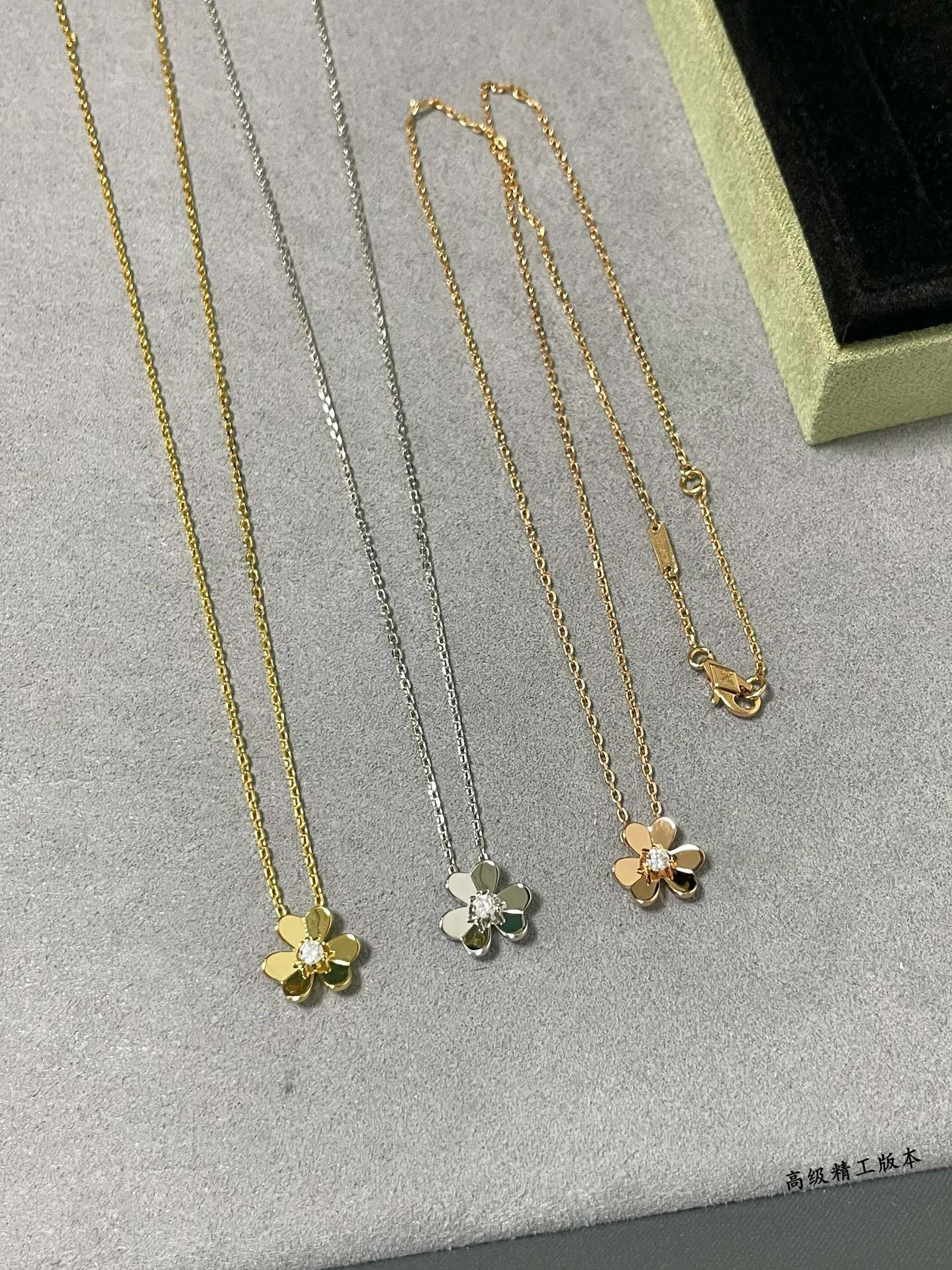 V*n Cl**f & Arpels Mini Clover Necklace