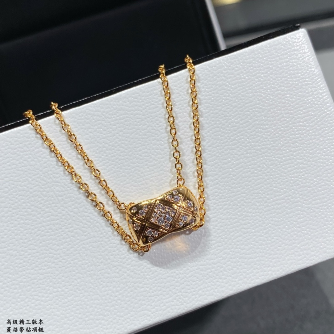 Ch**el Carved D1am0nd with D1am0nd Necklace