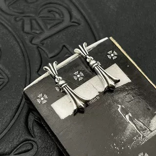 Ch*0me He**ts Earrings