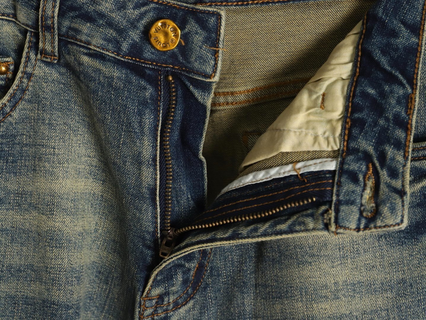 L0vis Vvtt0n 25SS Jeans