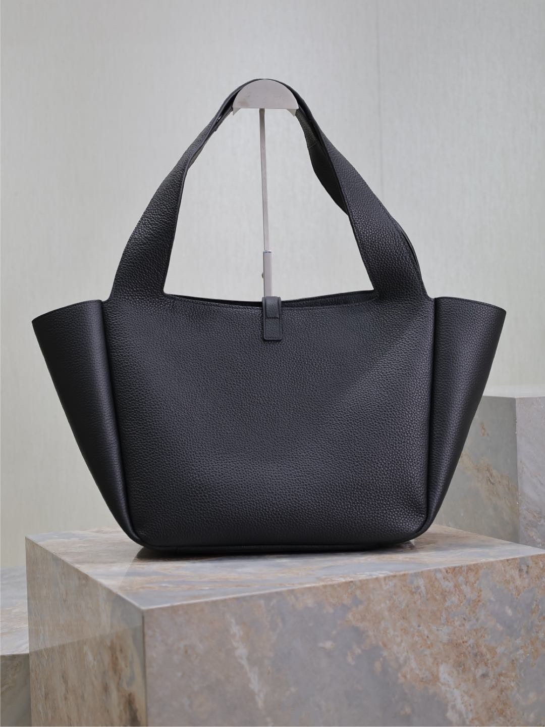 Y51 LE 5 À 7 BEA in grained leather 50×28×18cm