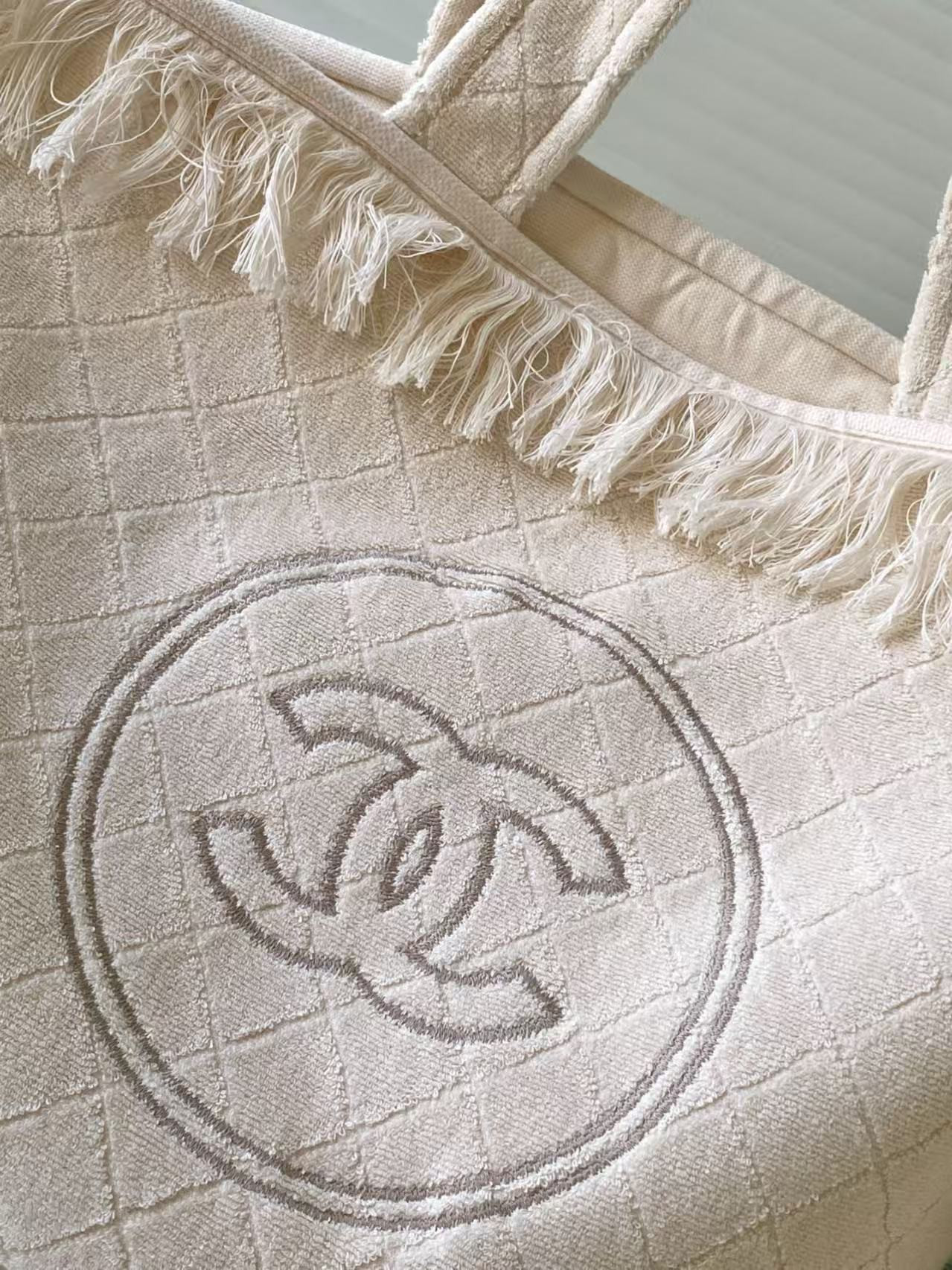 Ch**el Coco Beach Tote Bag 38x58x20cm Small Bag size 22x19cm