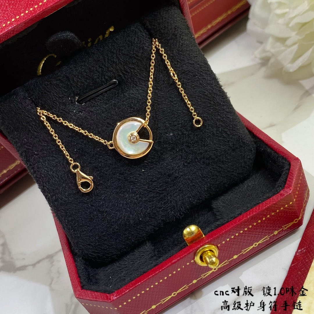 Ca*t1er amulet Bracelet