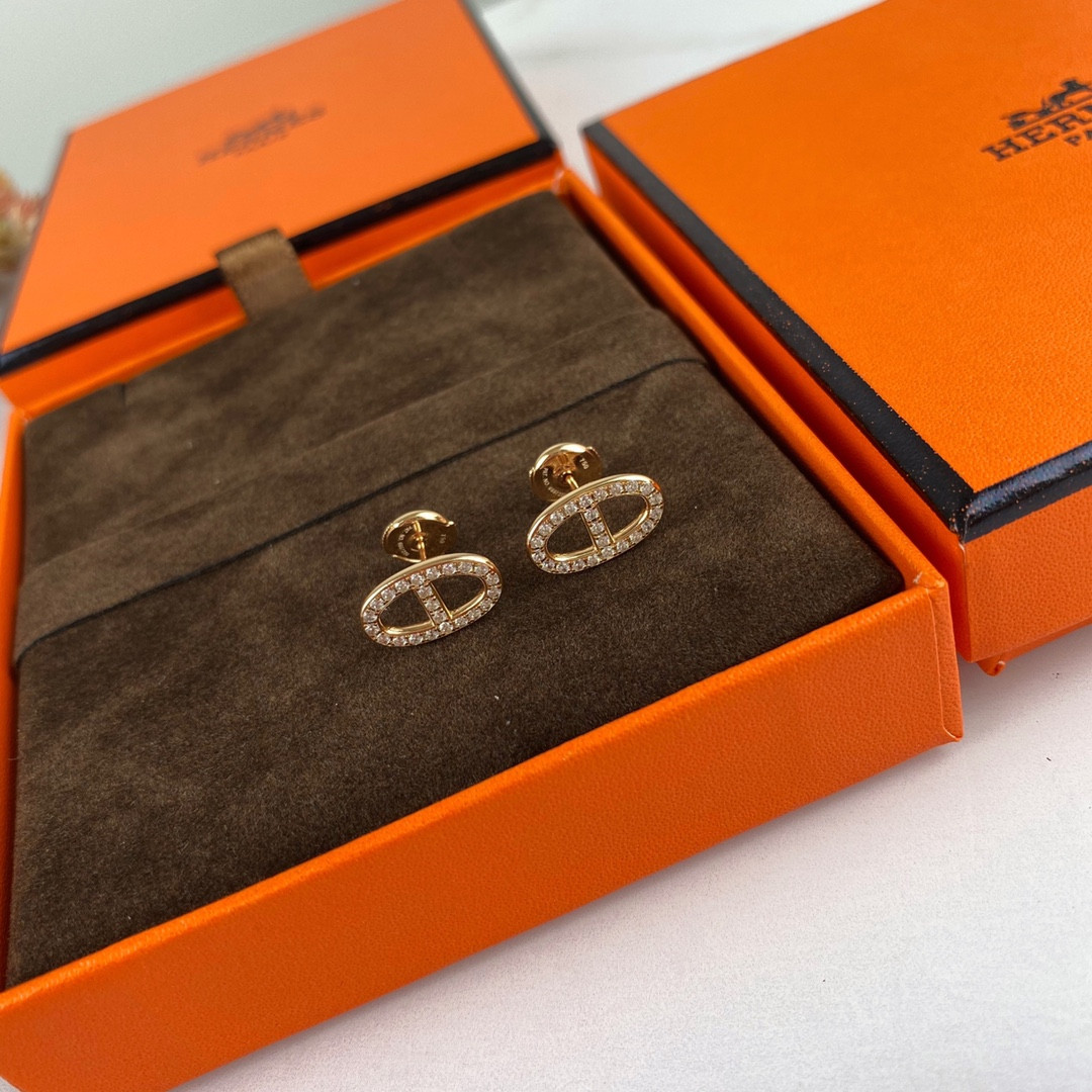 H**me5 Fully D1am0nd-Encrusted  H Stud Earrings