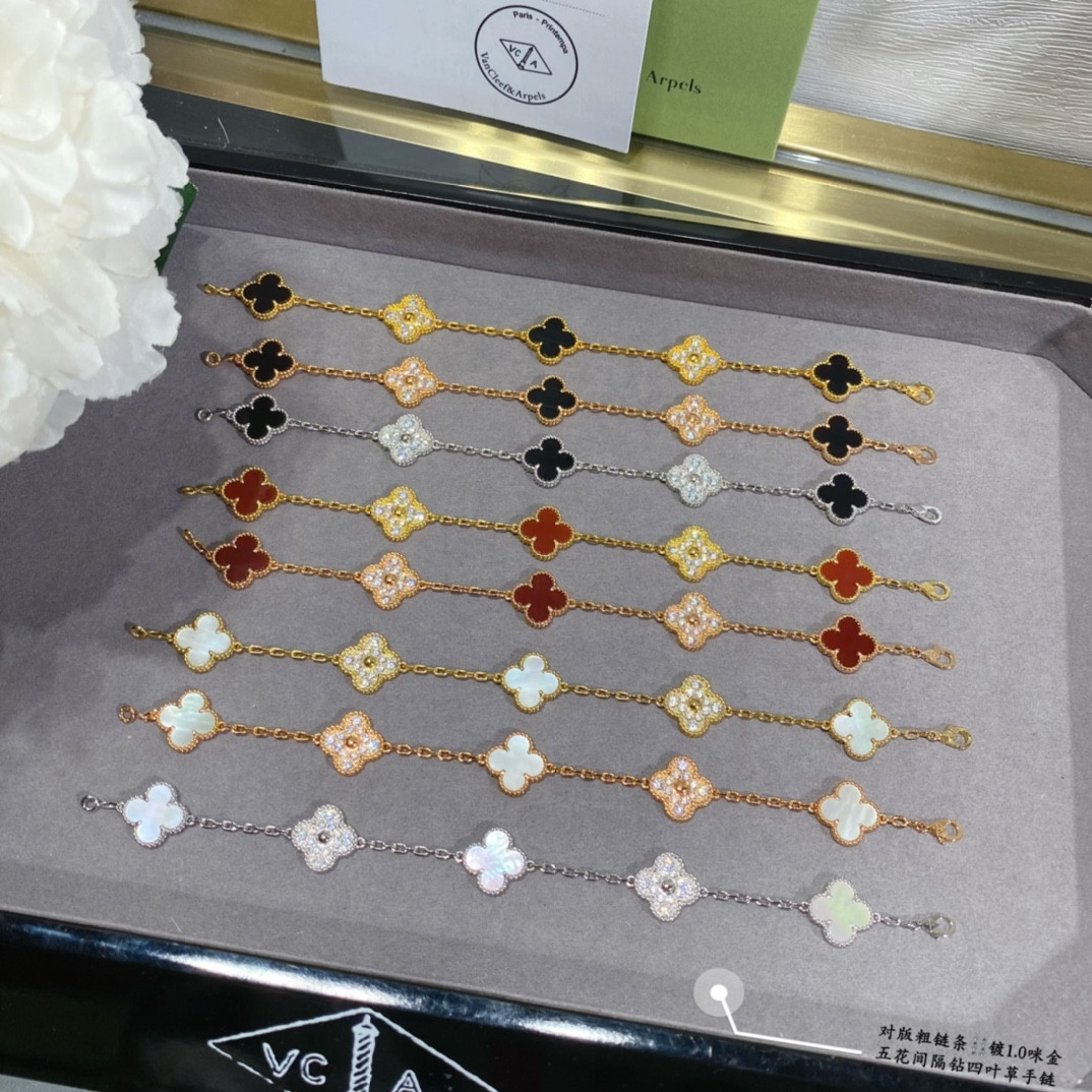 V*n Cl**f & Arpels interval D1am0nd five-flower four-leaf clover Bracelet