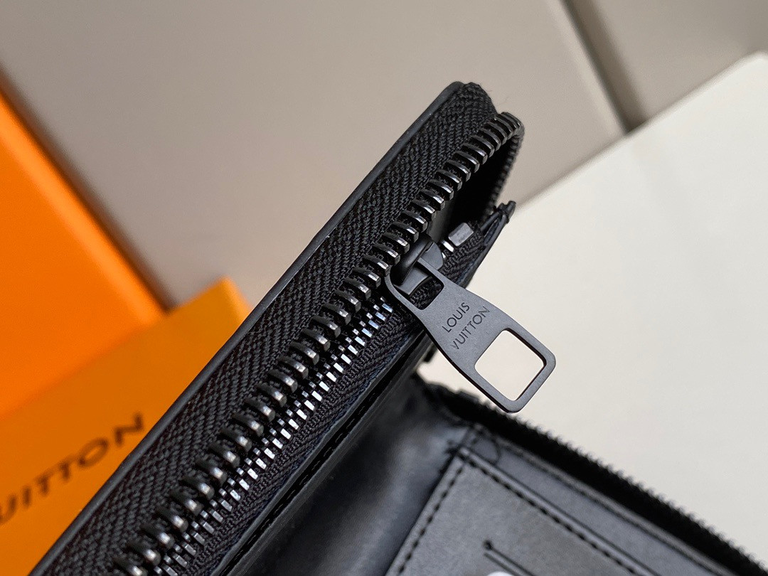 LV ZIPPY WALLET VERTICAL M80505