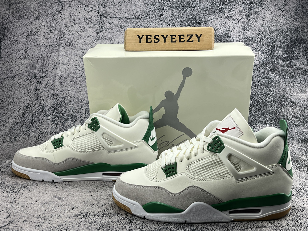 UA NIKE SB X AIR JORDAN 4 RETRO SP 
