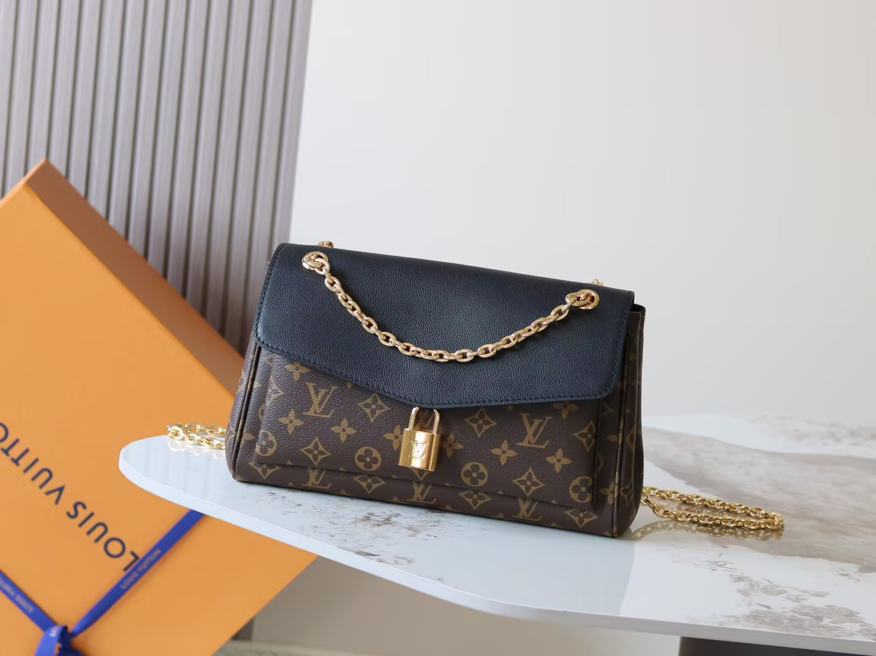 LV Saint Germain PM M26285 30.5x21x12.5cm
