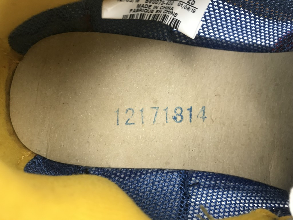 UA NIKE LDWAFFLE/SACAI "VARSITY BLUE"
