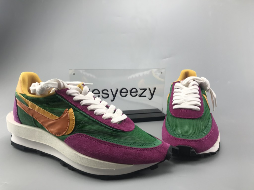 UA NIKE LDWAFFLE/SACAI GREEN PURPLE