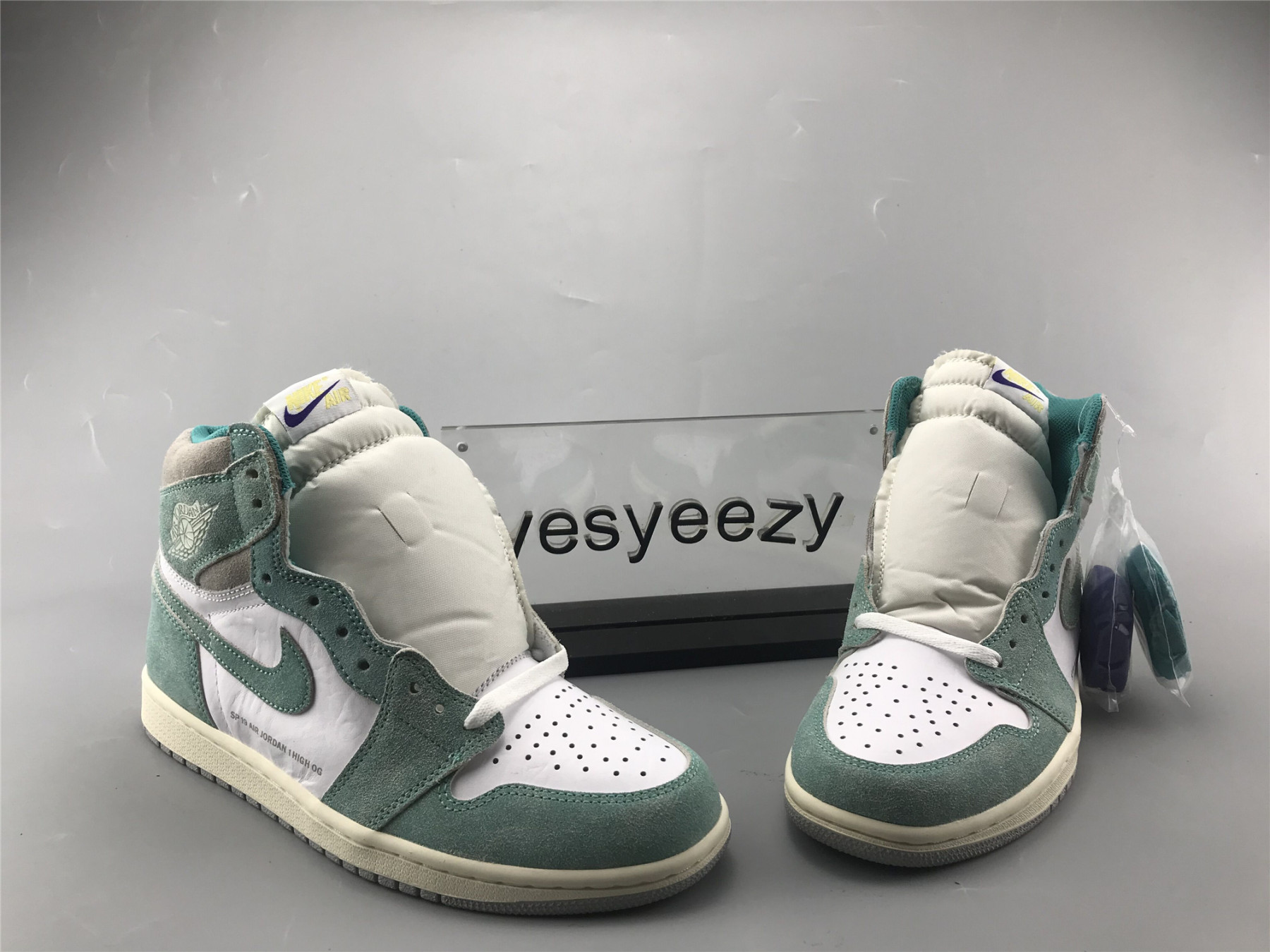UA AIR JORDAN 1 RETRO HIGH OG "TURBO GREEN"