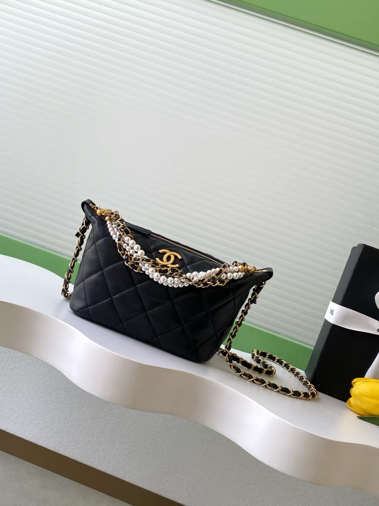 Ch**el Hobo Handbag 23.5x13x7.5cm