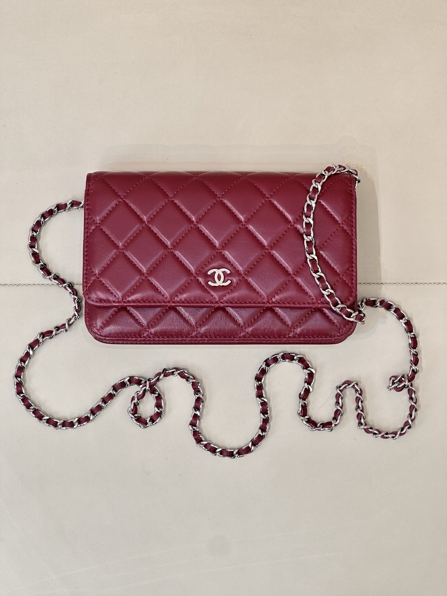 Ch**el WOC CLASSIC WALLET ON CHAIN 13x19cm