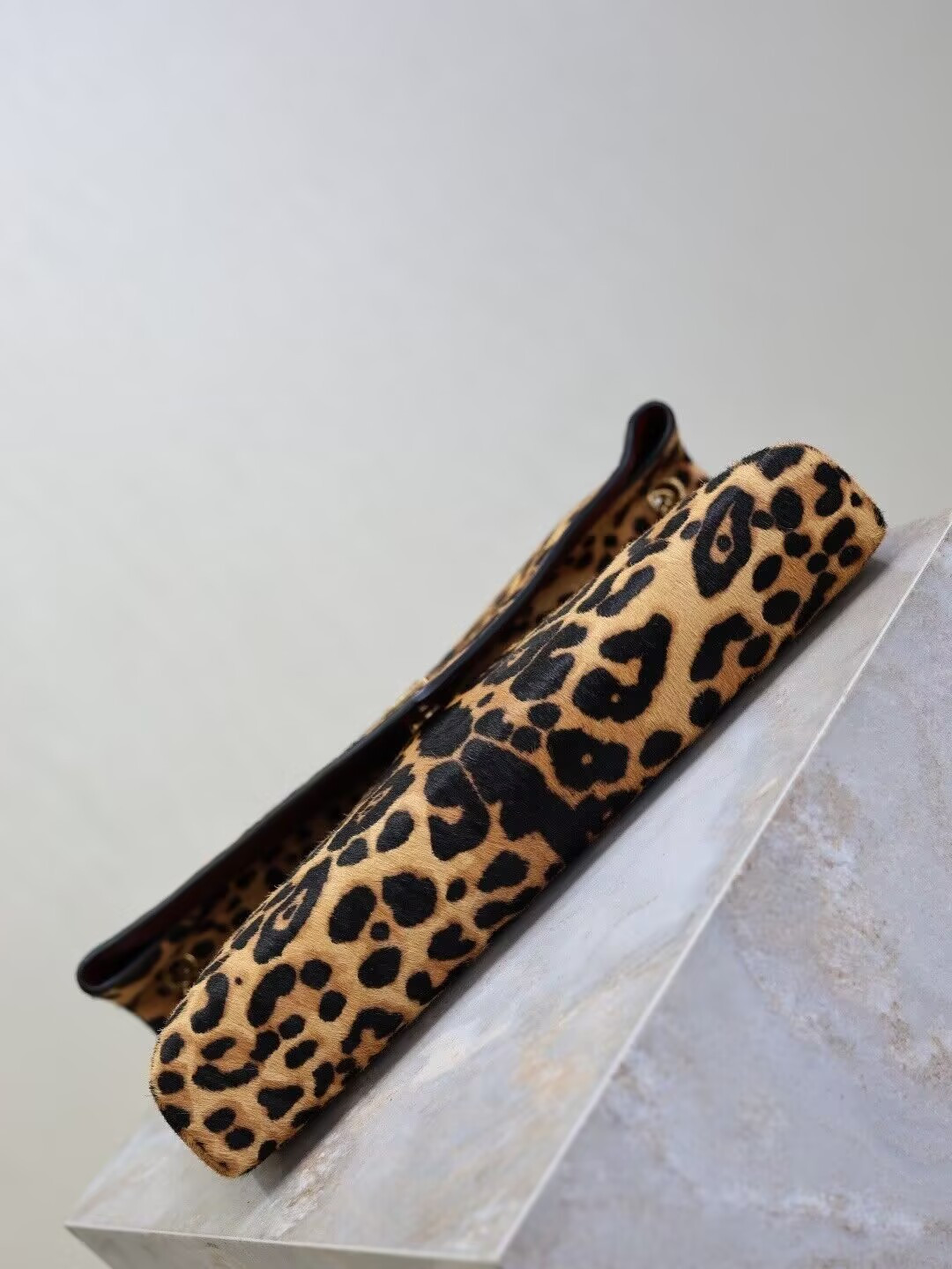 Y51 CASSANDRE large pouch on chain in pony hair leather 29.5x18x5cm