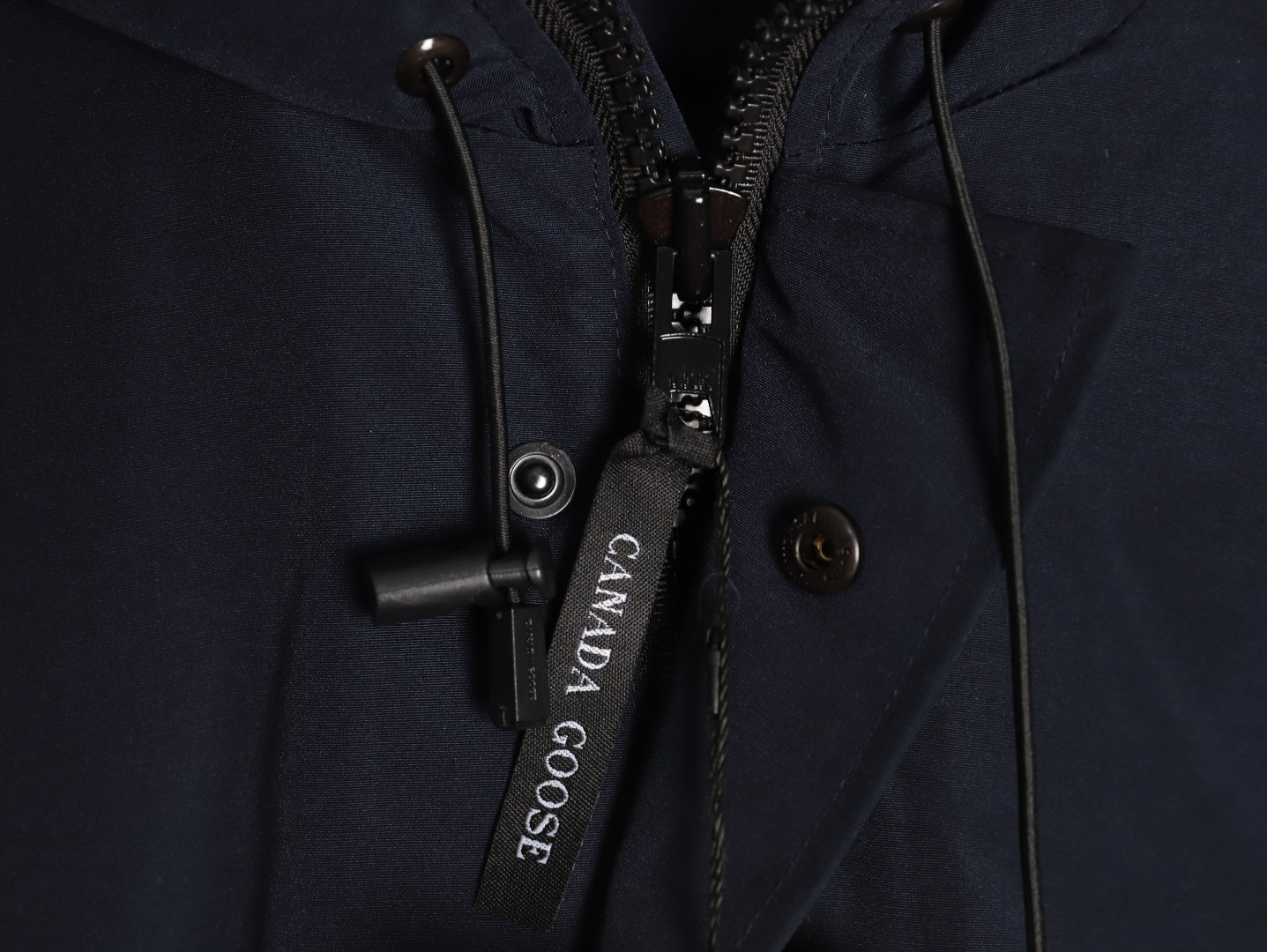 Can*a G00se Short Puffer jacket