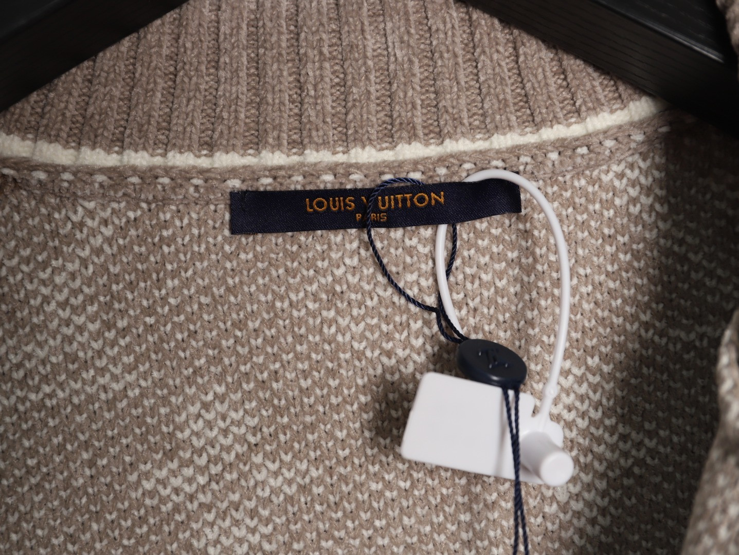 L0vis Vvtt0n LV 25ss Cardigan Sweaters