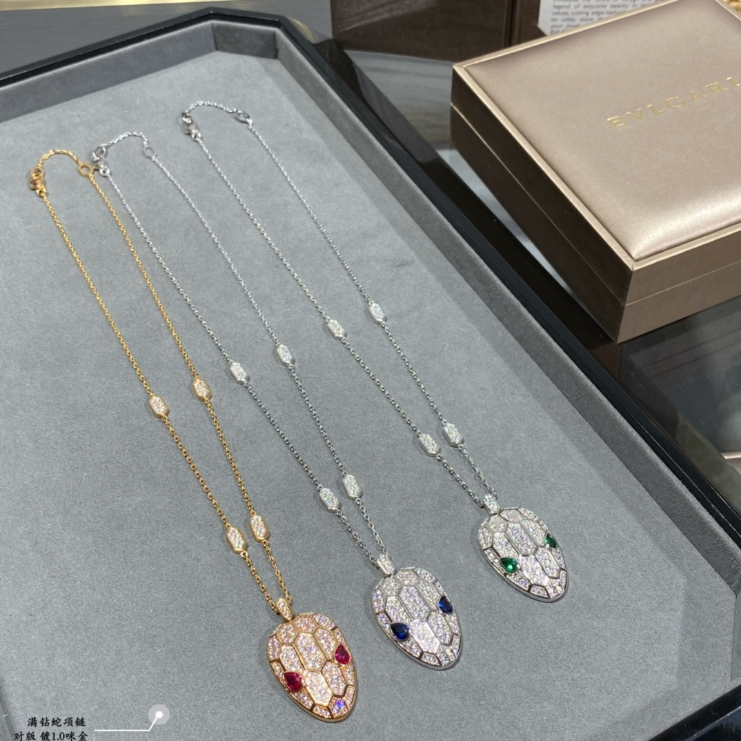 Bv1g*ai Full of snakes Necklace