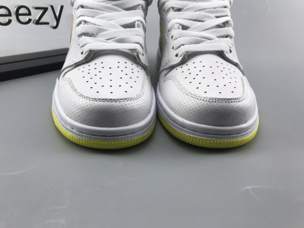 UA AIR JORDAN 1 HIGH OG â€œFIRST CLASS FLIGHTâ€