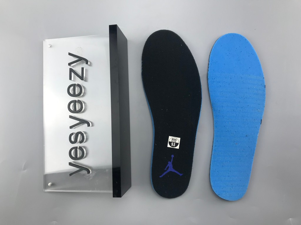 UA AIR JORDAN 12 RETRO 