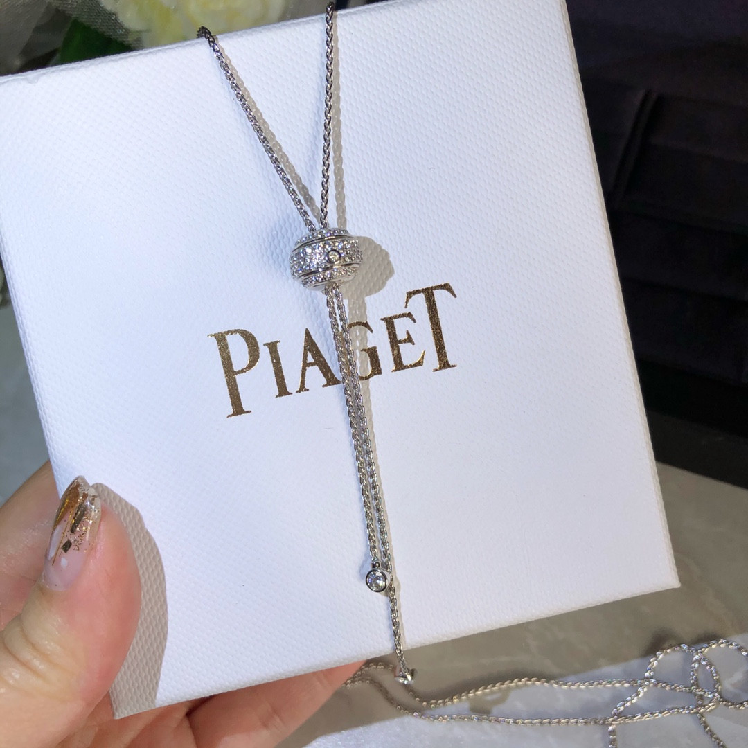 Piaget pull-style Necklace