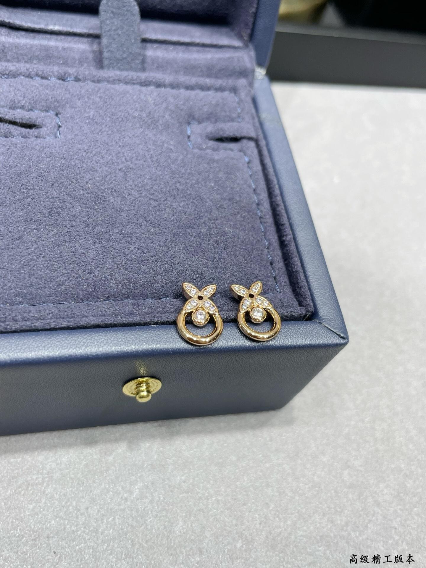 LV Single Flower Circle Earrings