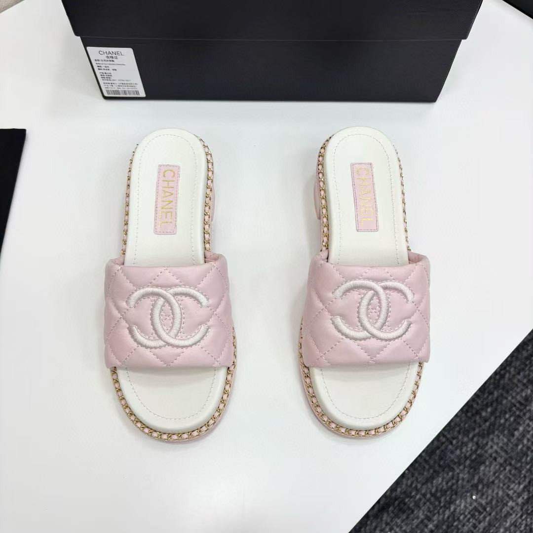 UA Ch**el Slides