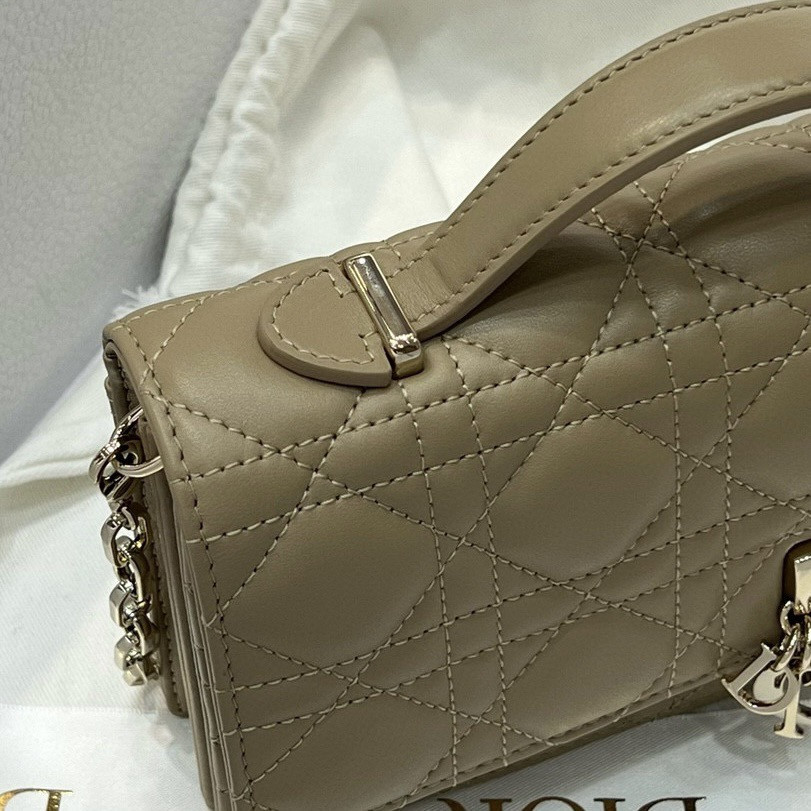 MISS D10r MINI HANDBAG 21 x 11.5 x 4.5 cm