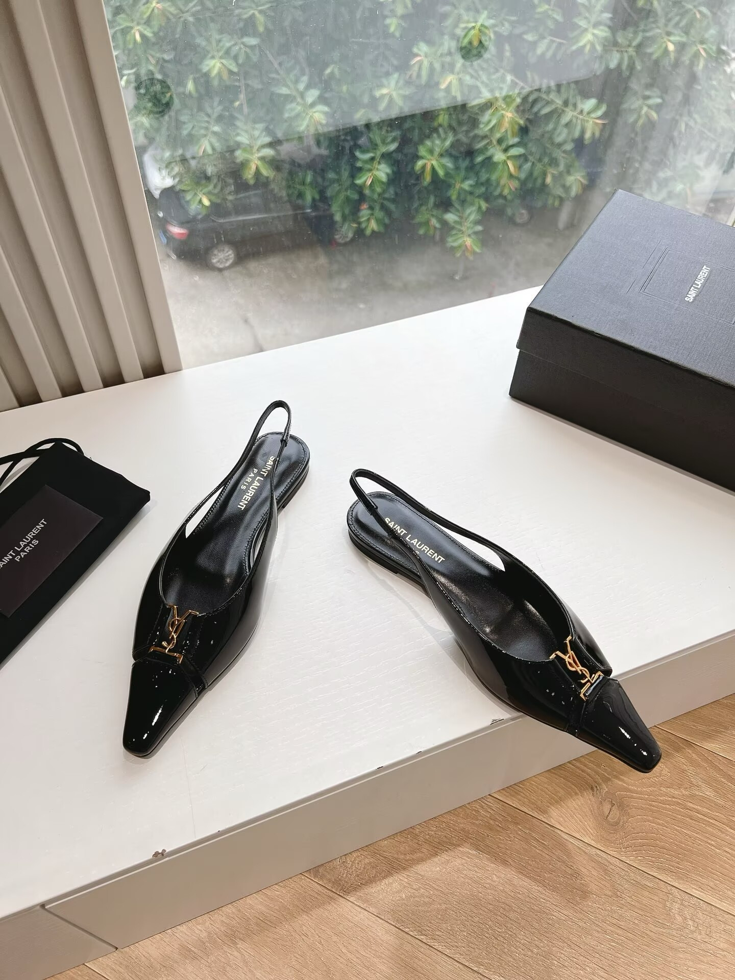 UA Y51 Sa1nt Lau*nt Slingback