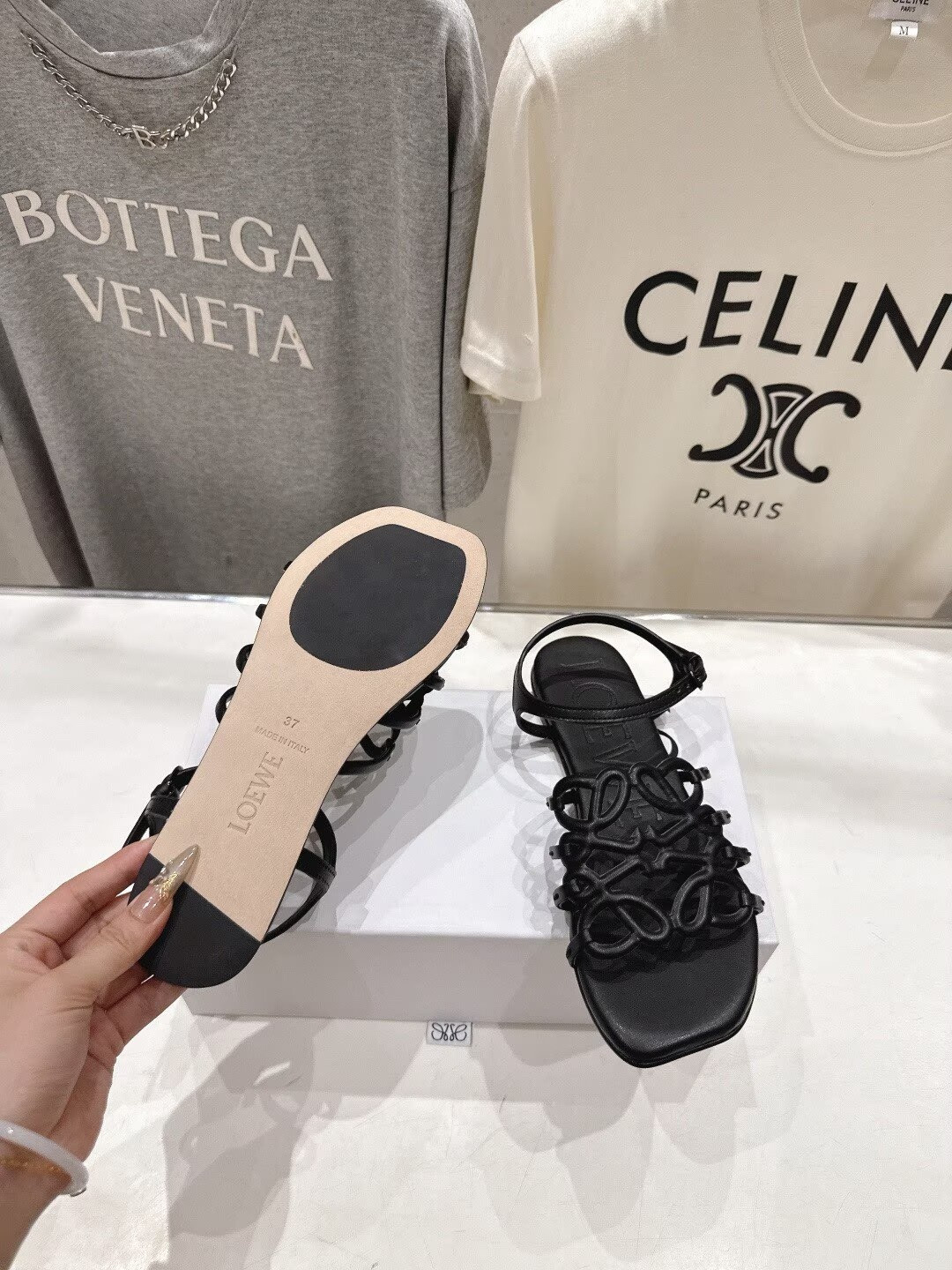 UA L0ew* Petal Anagram Sandal
