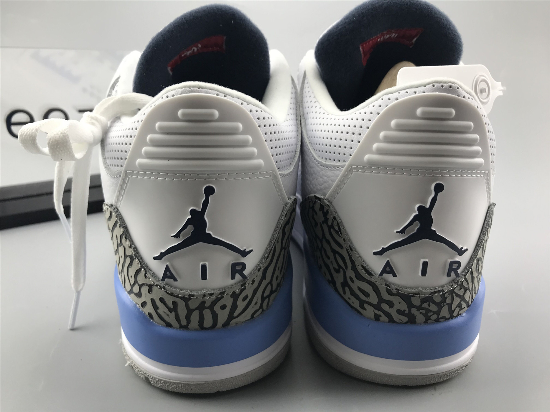 UA AIR JORDAN 3 RETRO "UNC"