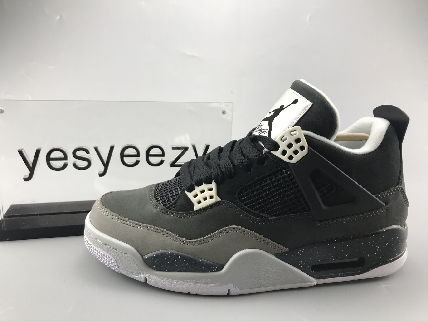UA AIR JORDAN 4 RETRO "FEAR PACK"
