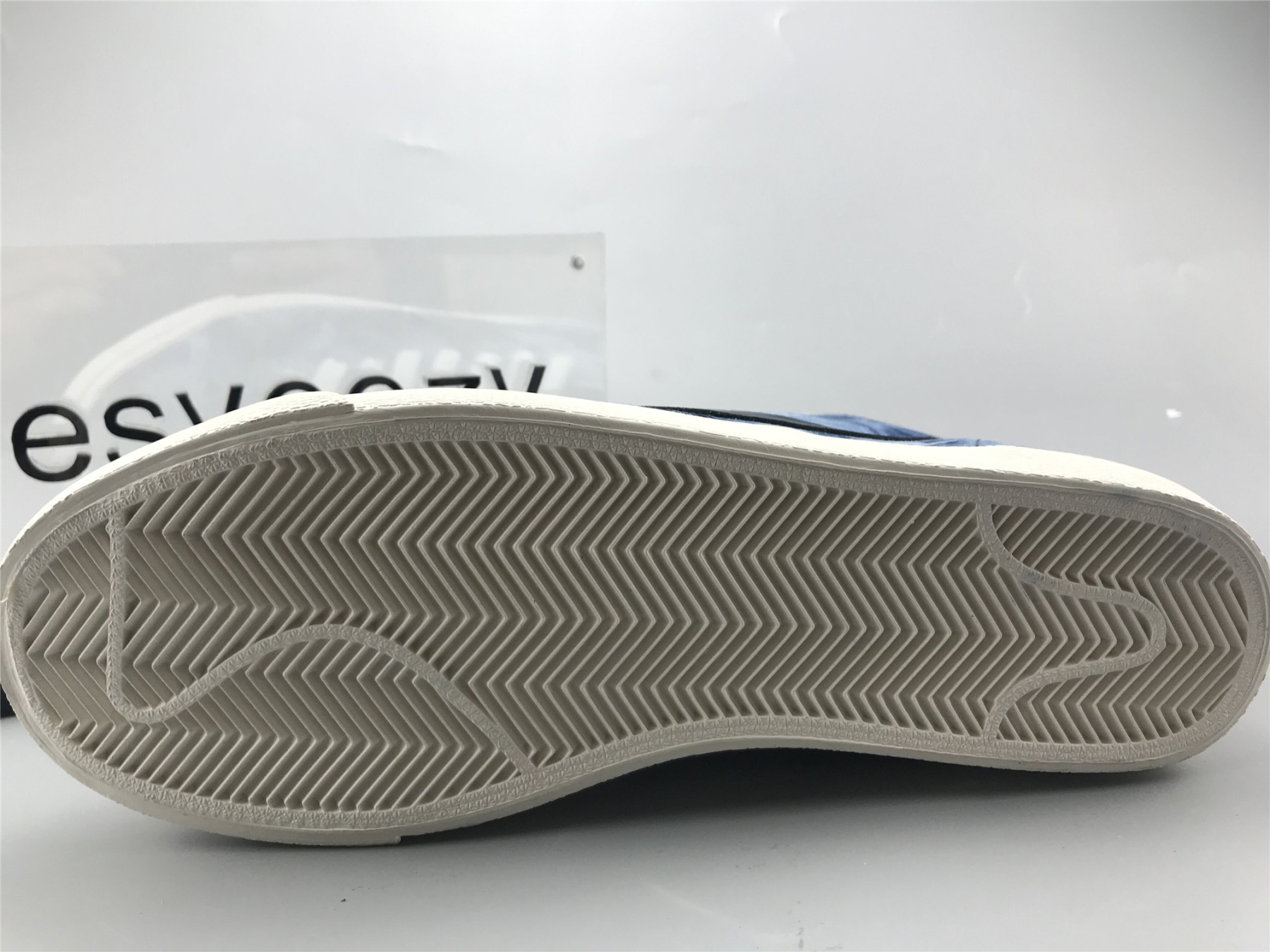 UA NIKE BLAZER MID 2020