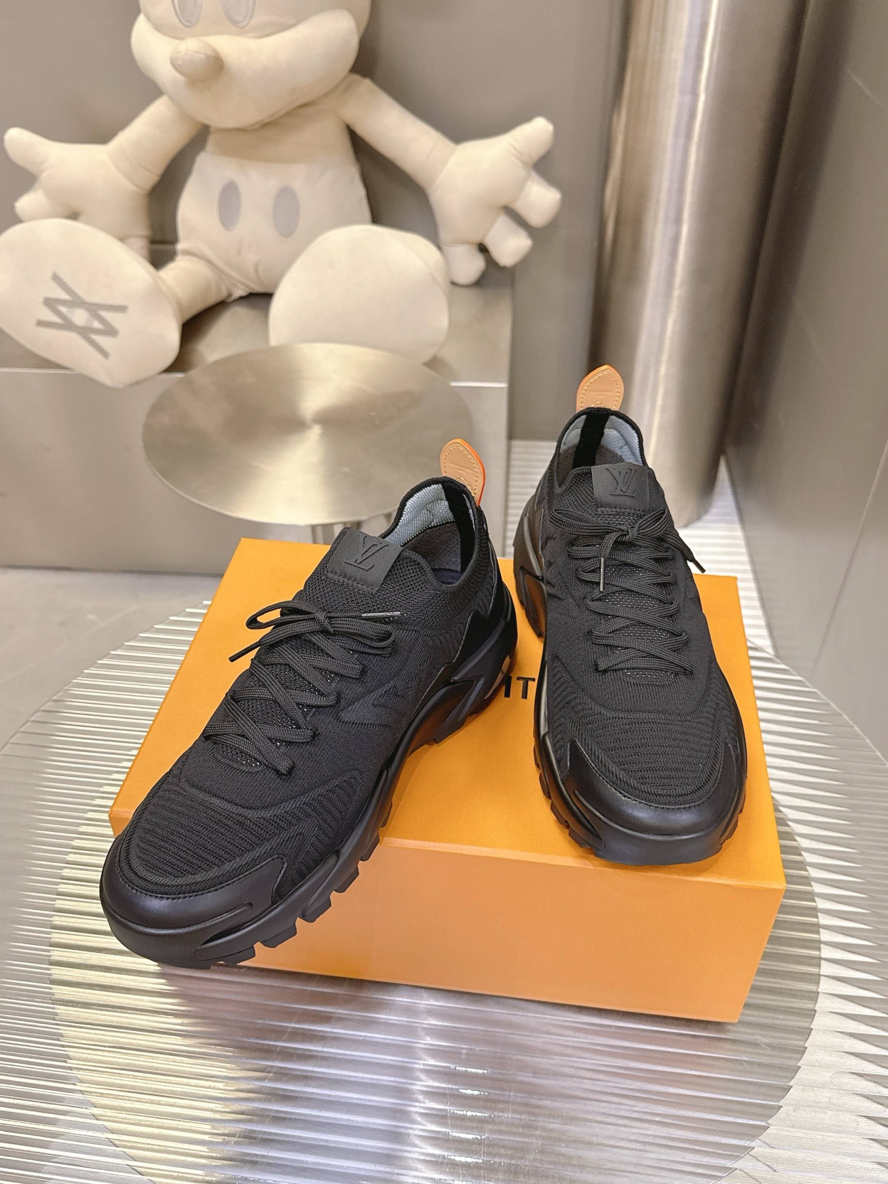 UA LV Sneakers