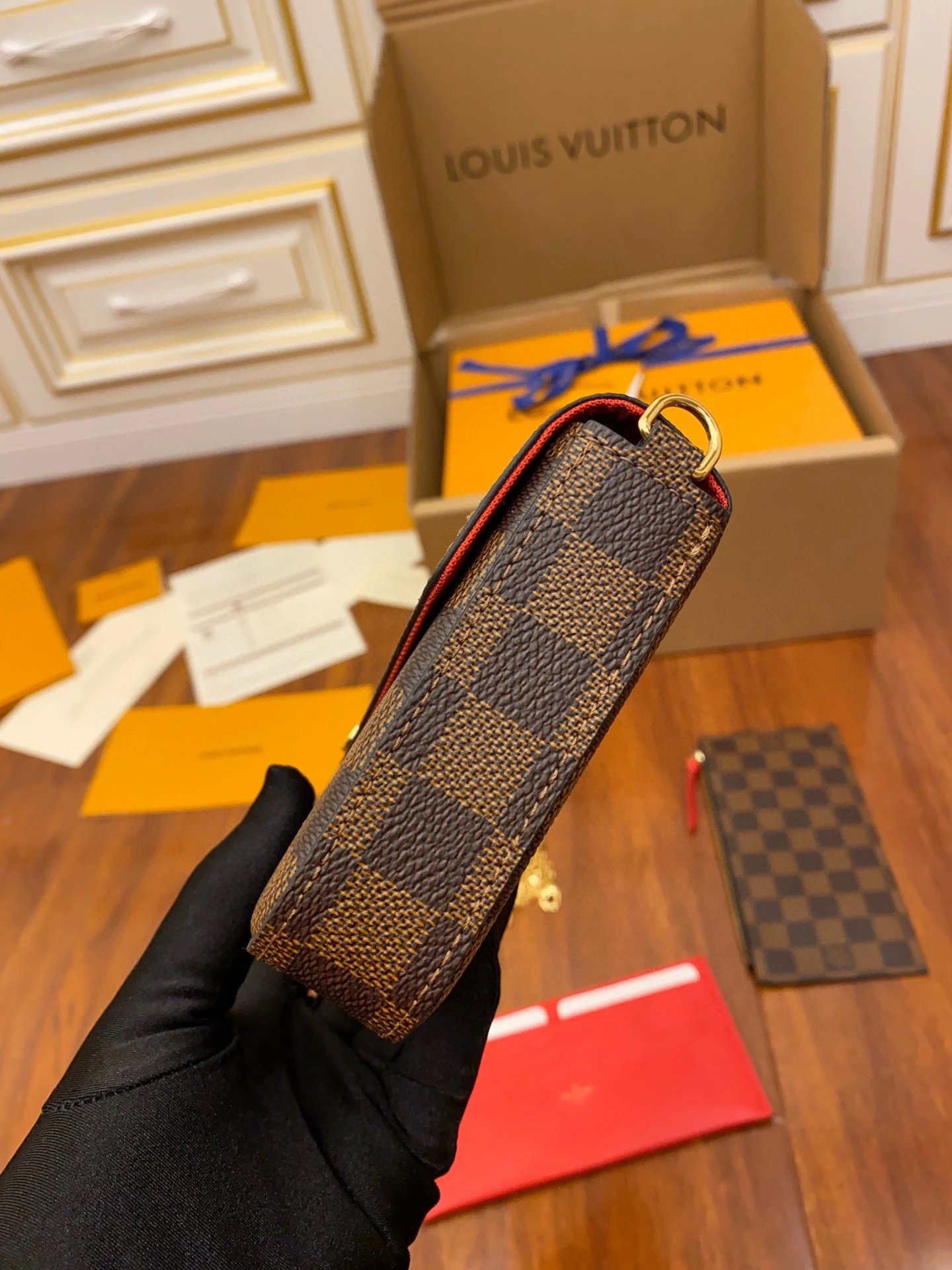 LV FELICIE POCHETTE N63032